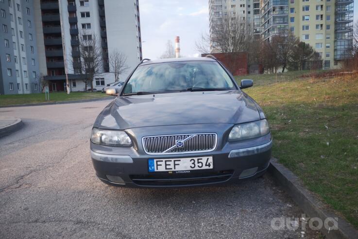 Volvo V70 2 generation wagon