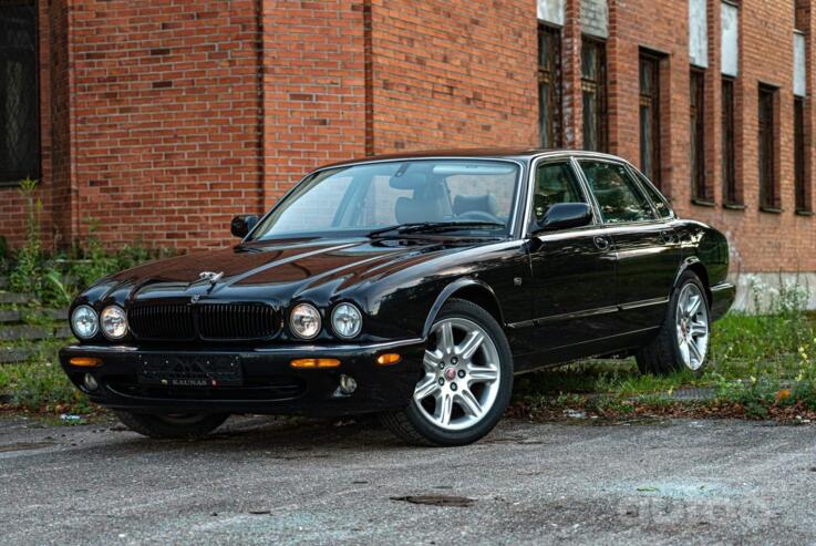 Jaguar XJ X308 (2 generation 1997-2003)