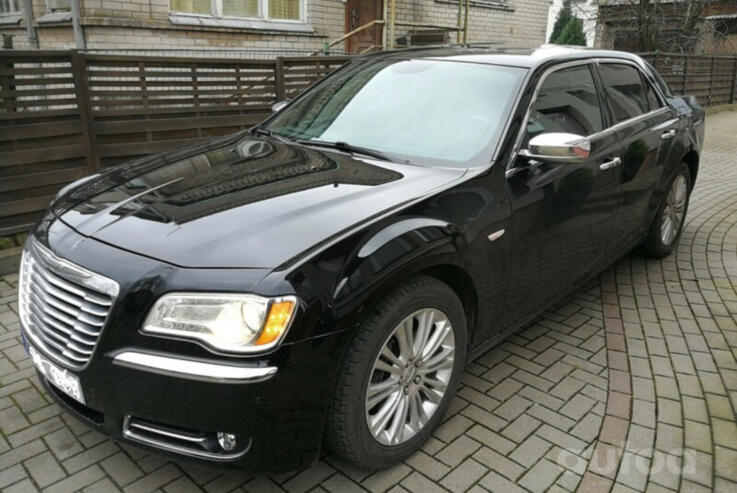 Chrysler 300C 2 generation Sedan 4-doors