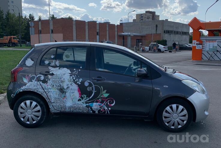 Toyota Yaris 2 generation