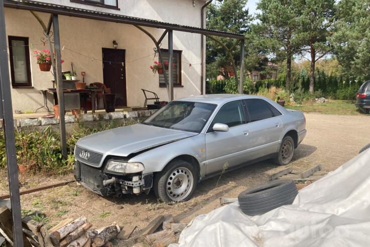 Audi A8 D2/4D Sedan 4-doors
