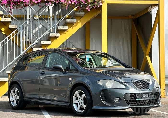 SEAT Leon 2 generation Hatchback 5-doors