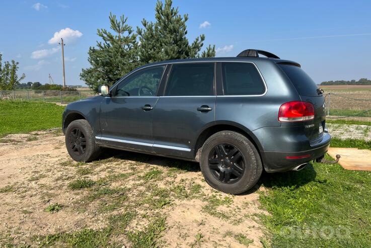 Volkswagen Touareg 1 generation Crossover