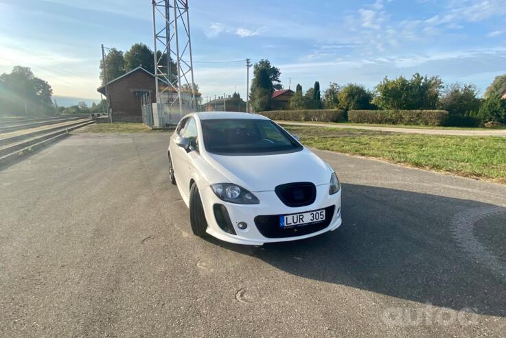 SEAT Leon 2 generation [restyling] Cupra hatchback 5-doors