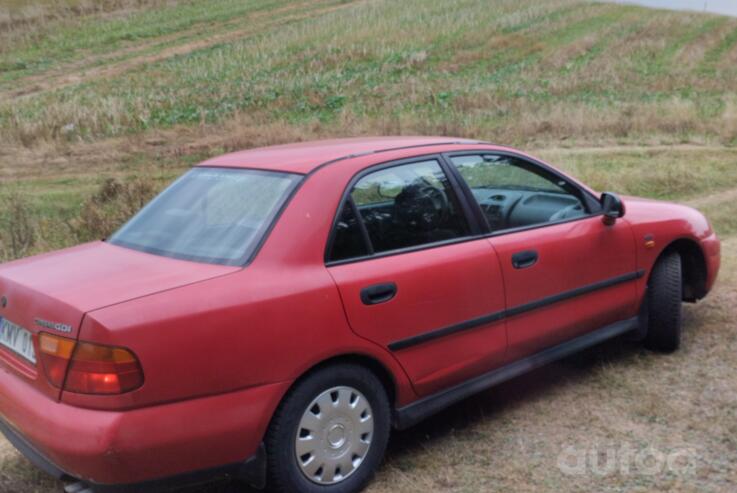 Mitsubishi Carisma 1 generation Sedan