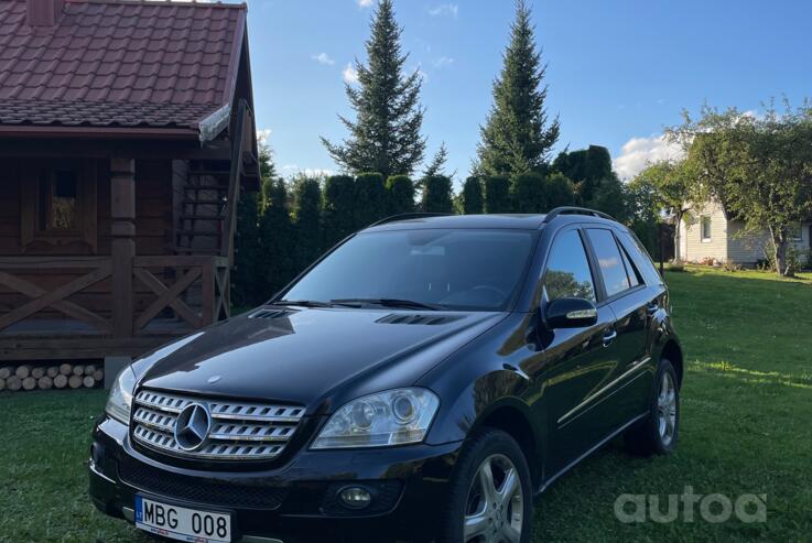 Mercedes-Benz M-Class W164 Crossover 5-doors