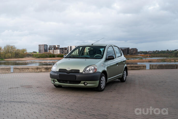 Toyota Yaris 1 generation