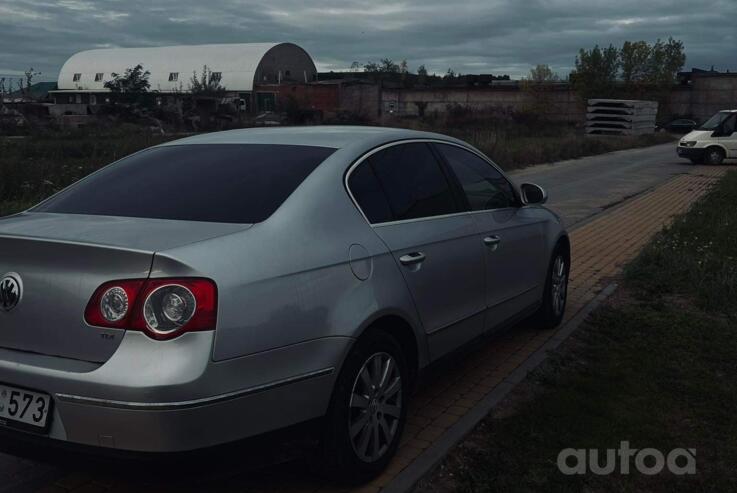 Volkswagen Passat B6 Sedan 4-doors