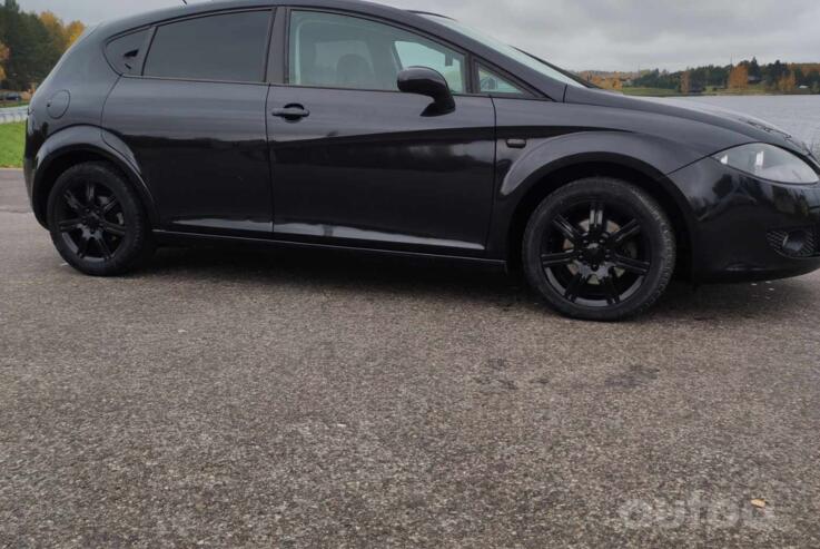 SEAT Leon 2 generation Hatchback 5-doors