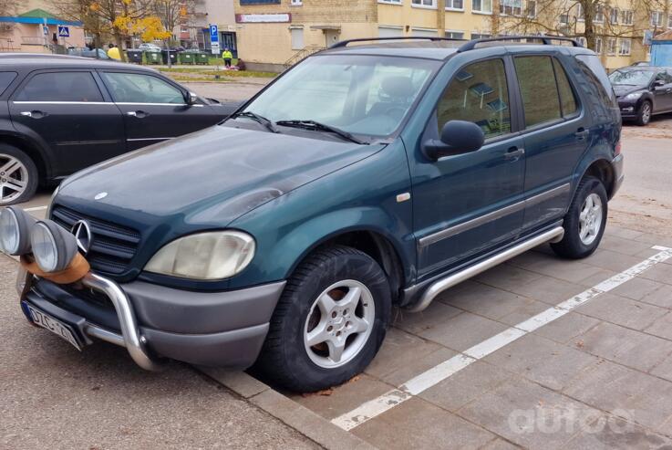 Mercedes-Benz M-Class W163 Crossover 5-doors