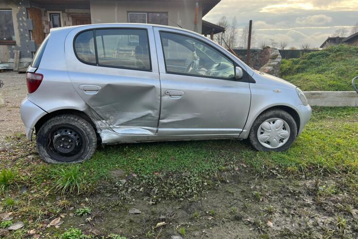 Toyota Yaris 1 generation