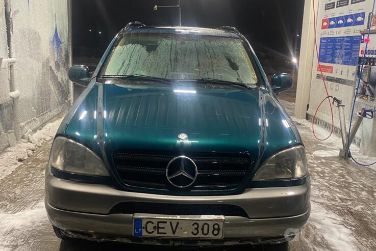 Mercedes-Benz M-Class W163 Crossover 5-doors