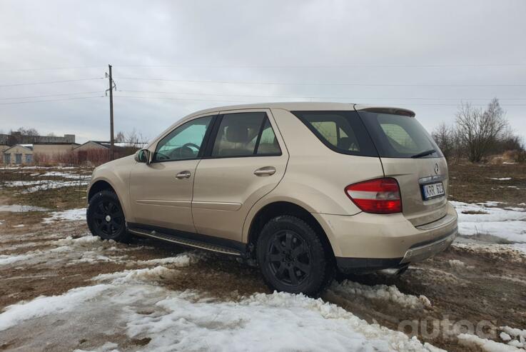 Mercedes-Benz M-Class W164 Crossover 5-doors