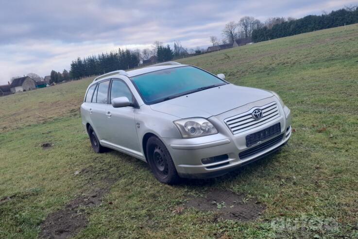 Toyota Avensis 2 generation wagon