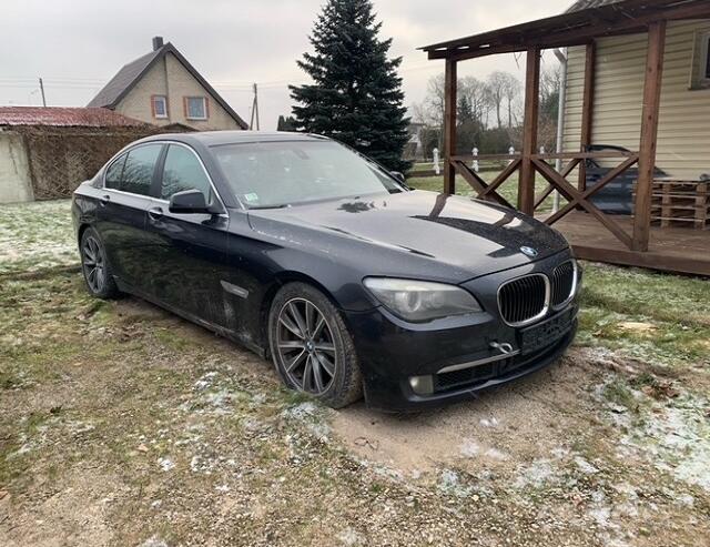 BMW 7 Series F01/F02 Sedan