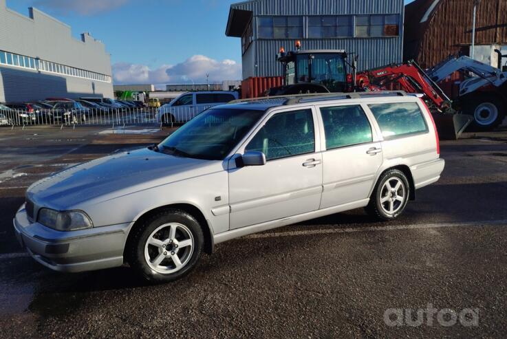 Volvo V70 1 generation wagon