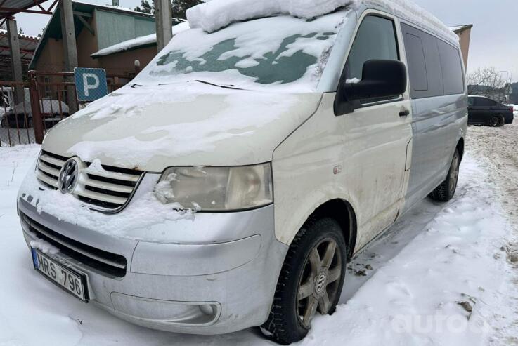 Volkswagen Caravelle T5 Minivan