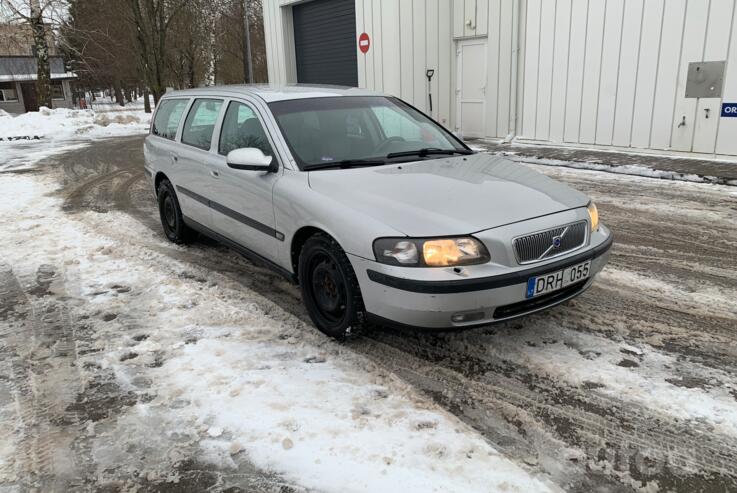 Volvo V70 2 generation wagon