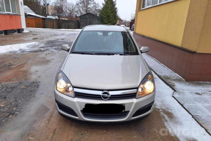 Opel Astra H Hatchback