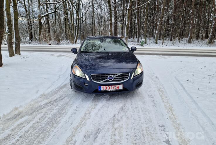 Volvo S60 2 generation Sedan