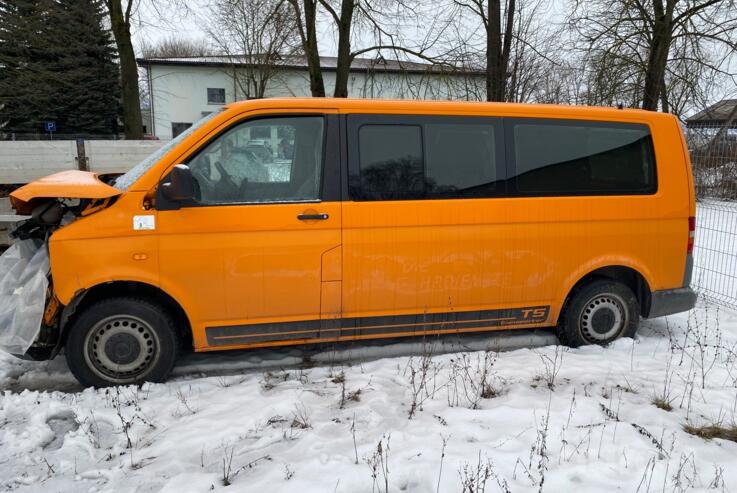 Volkswagen Transporter T5 Minivan 4-doors