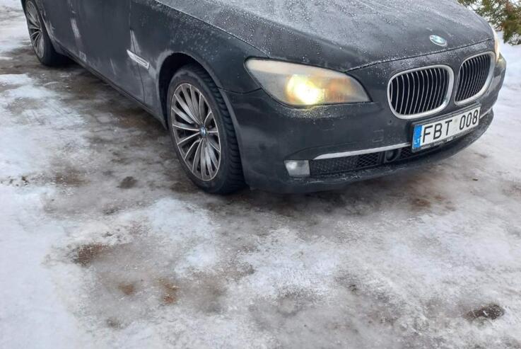 BMW 7 Series F01/F02 Sedan
