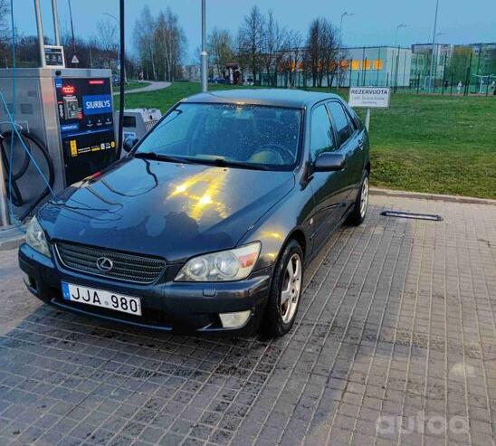 Lexus IS XE10 Sedan