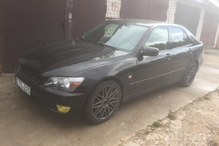 Lexus IS XE10 Sedan
