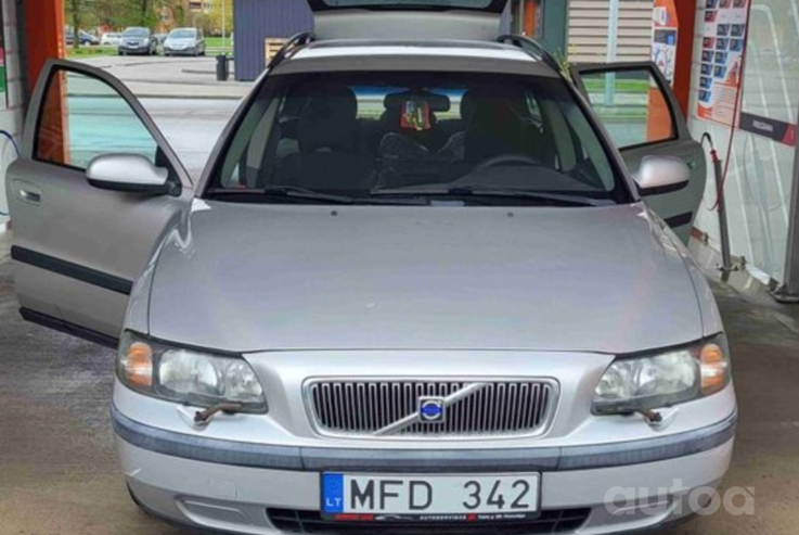 Volvo V70 2 generation wagon