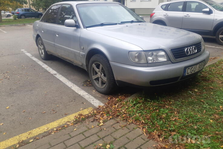 Audi A6 A4/C4 Sedan