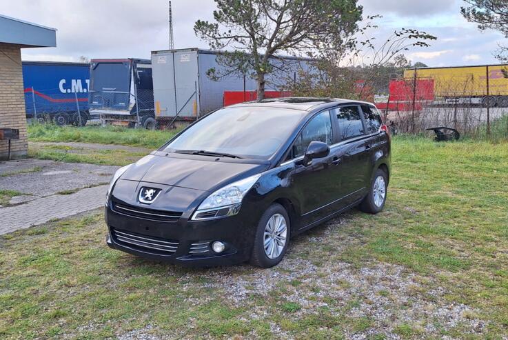 Peugeot 5008 1 generation Minivan