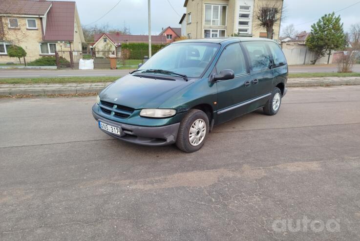 Chrysler Voyager 3 generation Grand minivan 5-doors