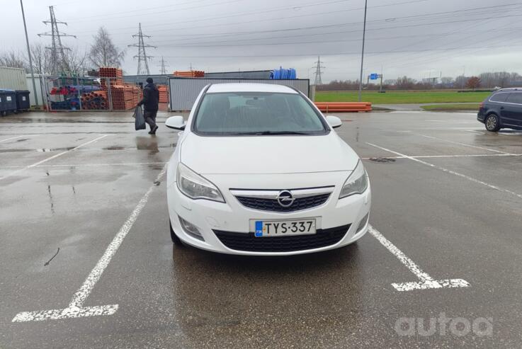 Opel Astra J [restyling] Sports Tourer wagon 5-doors