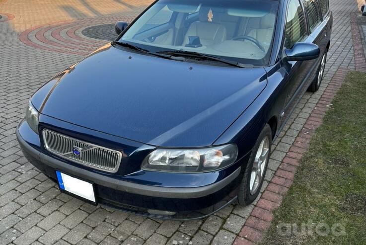 Volvo V70 2 generation wagon