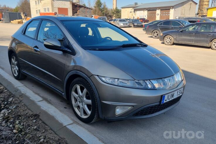 Honda Civic 8 generation Hatchback 5-doors