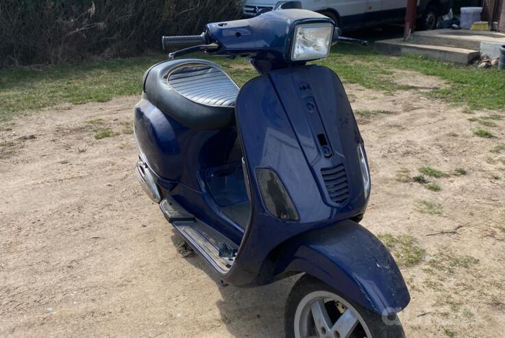 Vespa LX
