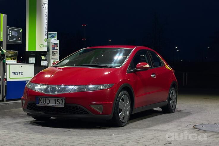 Honda Civic 8 generation Hatchback 5-doors