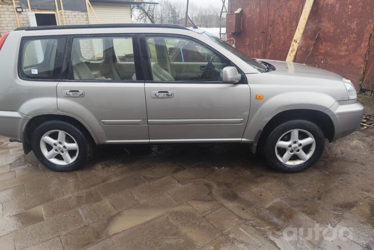 Nissan X-Trail T30 Crossover