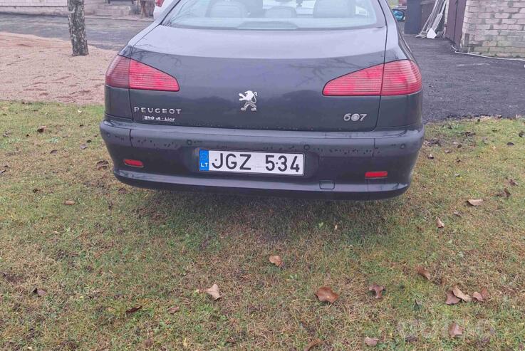 Peugeot 607