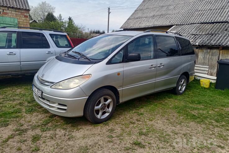 Toyota Previa XR30/XR40 Minivan