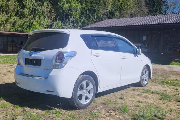 Toyota Verso 1 generation Minivan