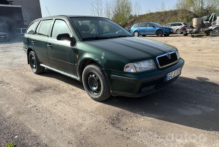 Skoda Octavia 1 generation Combi wagon 5-doors