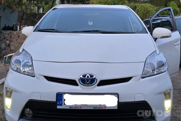 Toyota Prius 3 generation [restyling] Hatchback