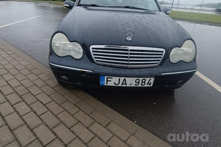Mercedes-Benz C-Class W203/S203/CL203 Sedan