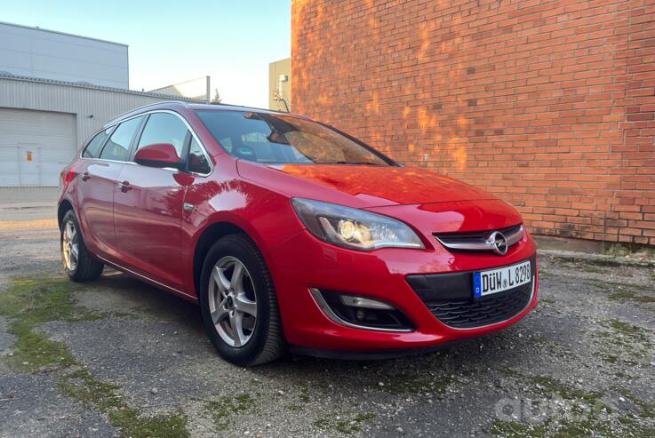 Opel Astra J Sports Tourer wagon