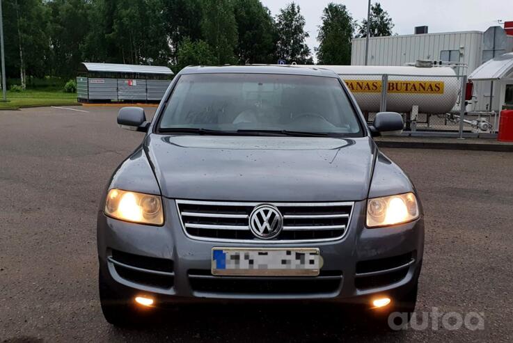 Volkswagen Touareg 1 generation Crossover