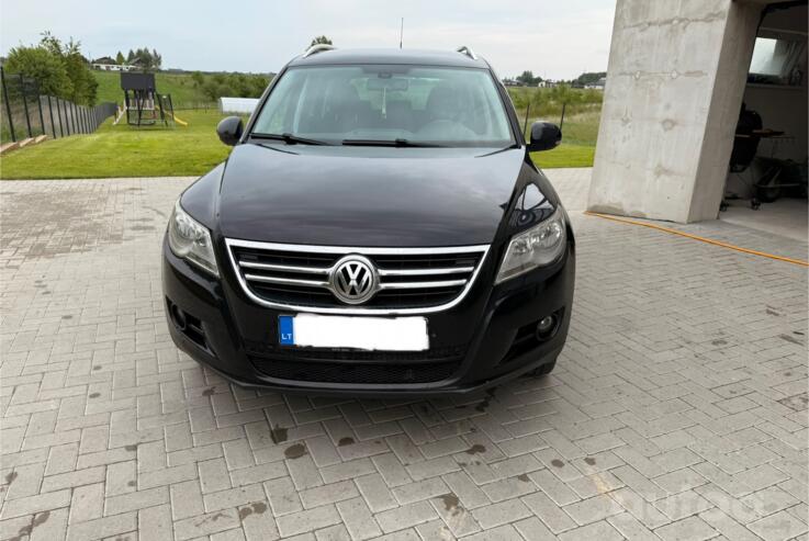 Volkswagen Tiguan 1 generation Crossover