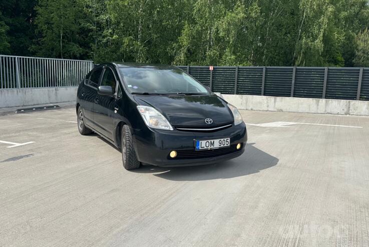 Toyota Prius 2 generation Hatchback
