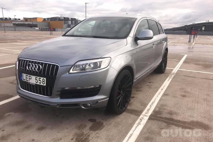 Audi Q7 4L Crossover