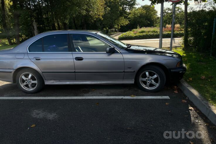 BMW 5 Series E39 Sedan 4-doors